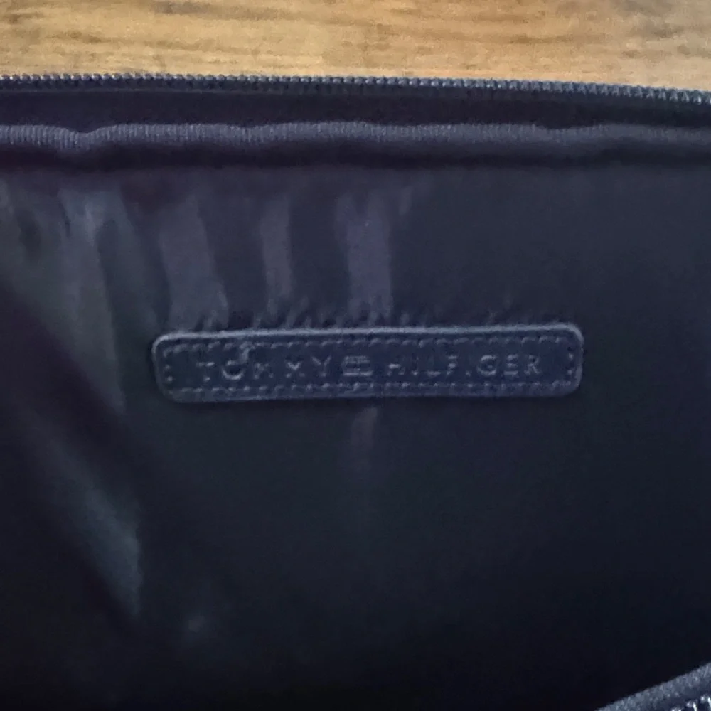 Tommy Hilfiger IPad Holder